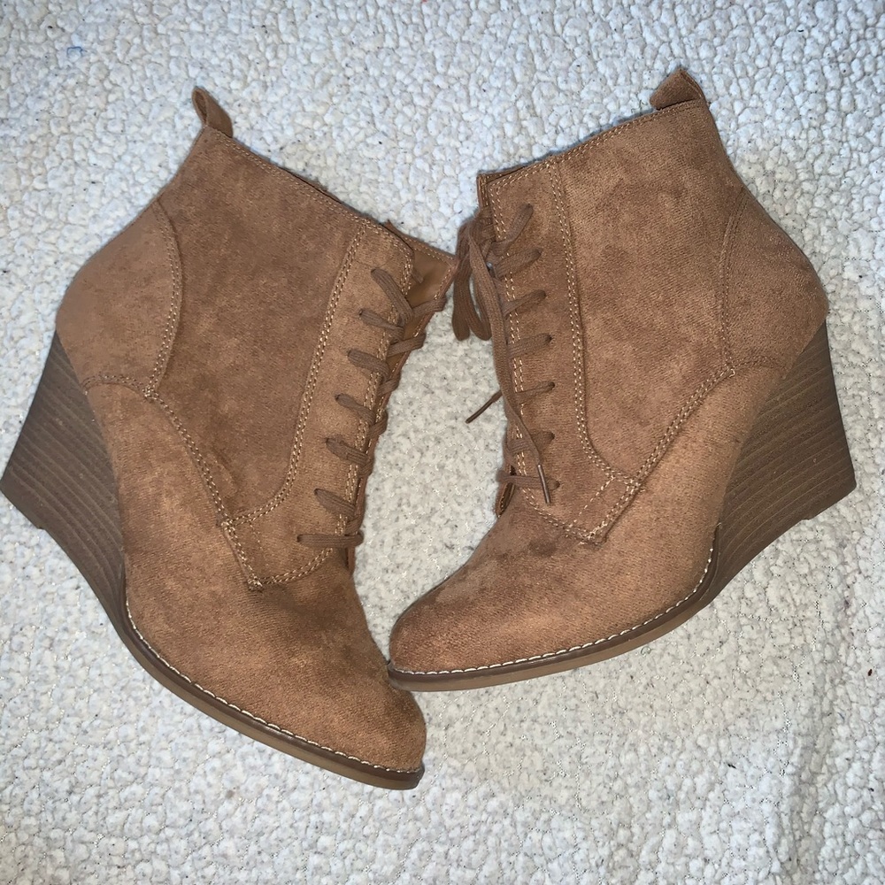 Women’s suede lace up bootie wedges / heels